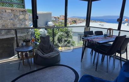 SEFERİHİSAR VADİ SİTESİNDE 2+1 FULL DENİZ MANZARALI EŞYALI SATILIK 2+1 DAİRE