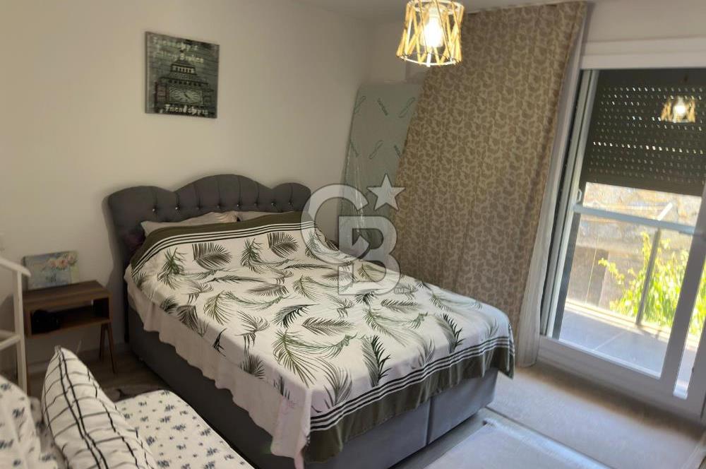 SEFERİHİSAR VADİ SİTESİNDE 2+1 FULL DENİZ MANZARALI EŞYALI SATILIK 2+1 DAİRE