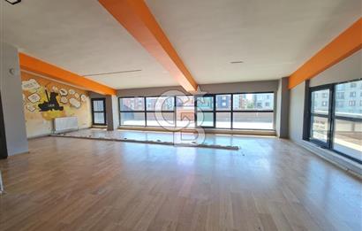 ŞEHRİN MERKEZİ OFFİCEONE PLAZA'DA KİRALIK TERASLI LÜKS OFİS