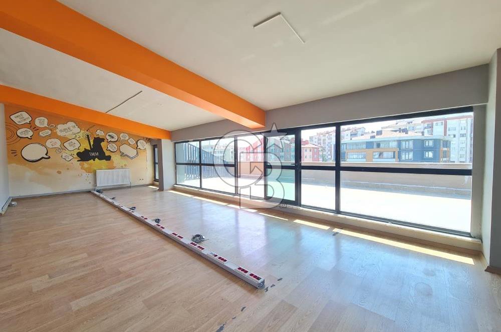 ŞEHRİN MERKEZİ OFFİCEONE PLAZA'DA KİRALIK TERASLI LÜKS OFİS
