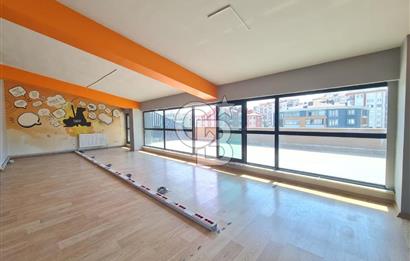ŞEHRİN MERKEZİ OFFİCEONE PLAZA'DA KİRALIK TERASLI LÜKS OFİS