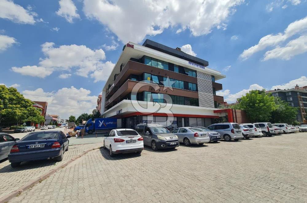 ŞEHRİN MERKEZİ OFFİCEONE PLAZA'DA KİRALIK TERASLI LÜKS OFİS