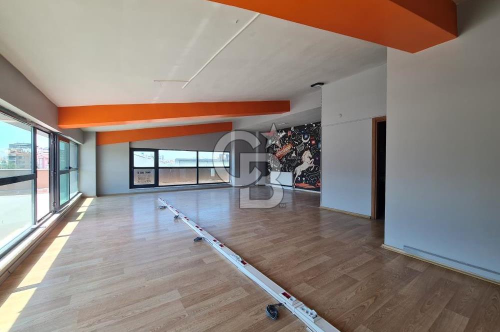 ŞEHRİN MERKEZİ OFFİCEONE PLAZA'DA KİRALIK TERASLI LÜKS OFİS