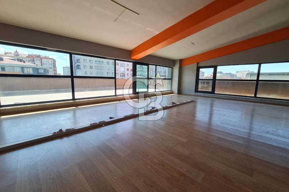 ŞEHRİN MERKEZİ OFFİCEONE PLAZA'DA KİRALIK TERASLI LÜKS OFİS