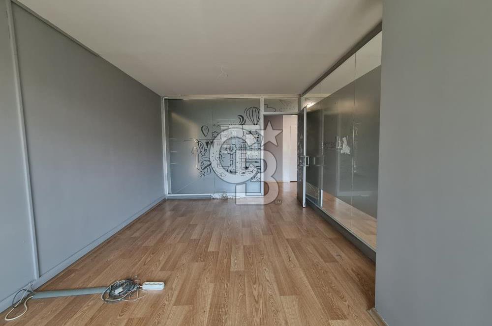 ŞEHRİN MERKEZİ OFFİCEONE PLAZA'DA KİRALIK TERASLI LÜKS OFİS
