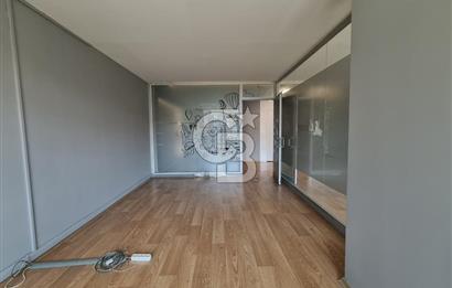 ŞEHRİN MERKEZİ OFFİCEONE PLAZA'DA KİRALIK TERASLI LÜKS OFİS