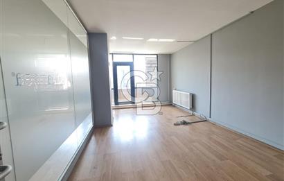 ŞEHRİN MERKEZİ OFFİCEONE PLAZA'DA KİRALIK TERASLI LÜKS OFİS