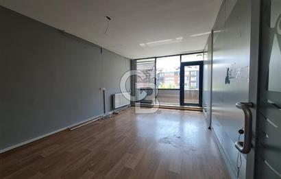 ŞEHRİN MERKEZİ OFFİCEONE PLAZA'DA KİRALIK TERASLI LÜKS OFİS