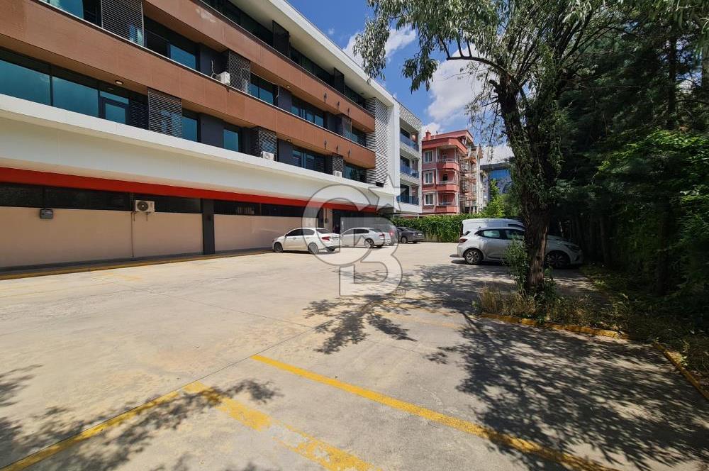 ŞEHRİN MERKEZİ OFFİCEONE PLAZA'DA KİRALIK TERASLI LÜKS OFİS