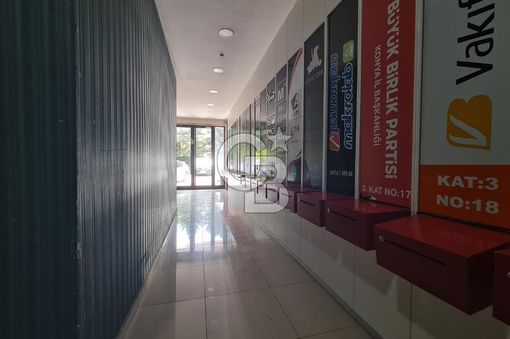 ŞEHRİN MERKEZİ OFFİCEONE PLAZA'DA KİRALIK TERASLI LÜKS OFİS