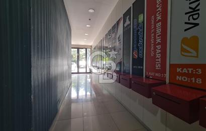 ŞEHRİN MERKEZİ OFFİCEONE PLAZA'DA KİRALIK TERASLI LÜKS OFİS