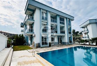 Yenifoça'da Havuzlu Site İçerisinde Kiralık 2+1 Eşyalı Daire - 10 - 352818