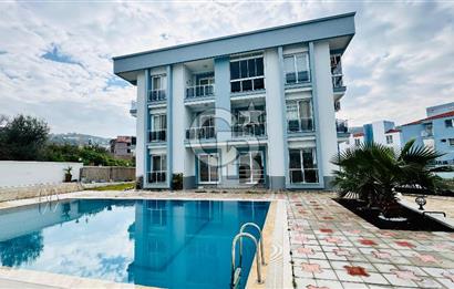 Yenifoça'da Havuzlu Site İçerisinde Kiralık 2+1 Eşyalı Daire