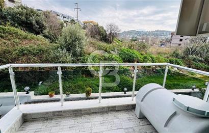 Yenifoça'da Havuzlu Site İçerisinde Kiralık 2+1 Eşyalı Daire