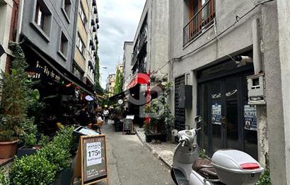 KARAKÖY'ÜN EN HAREKETLİ SOKAĞINDA KİRALIK BİNA!