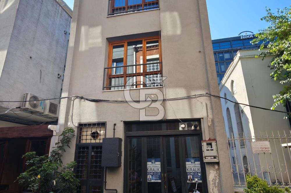 KARAKÖY'ÜN EN HAREKETLİ SOKAĞINDA KİRALIK BİNA!