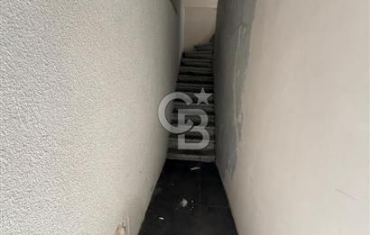 KARAKÖY'ÜN EN HAREKETLİ SOKAĞINDA KİRALIK BİNA!
