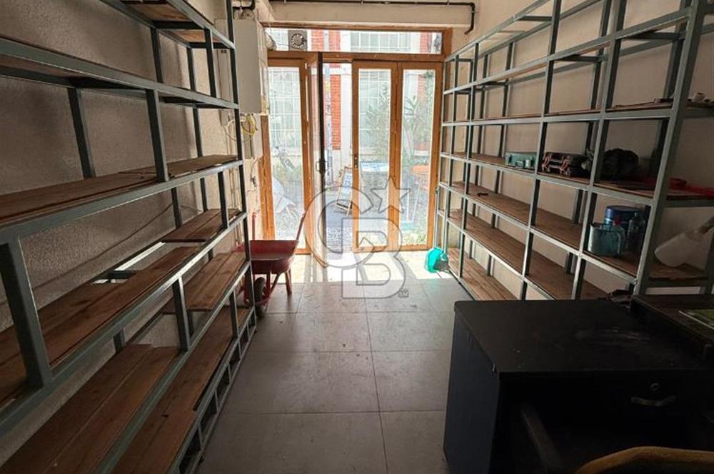 KARAKÖY'ÜN EN HAREKETLİ SOKAĞINDA KİRALIK BİNA!