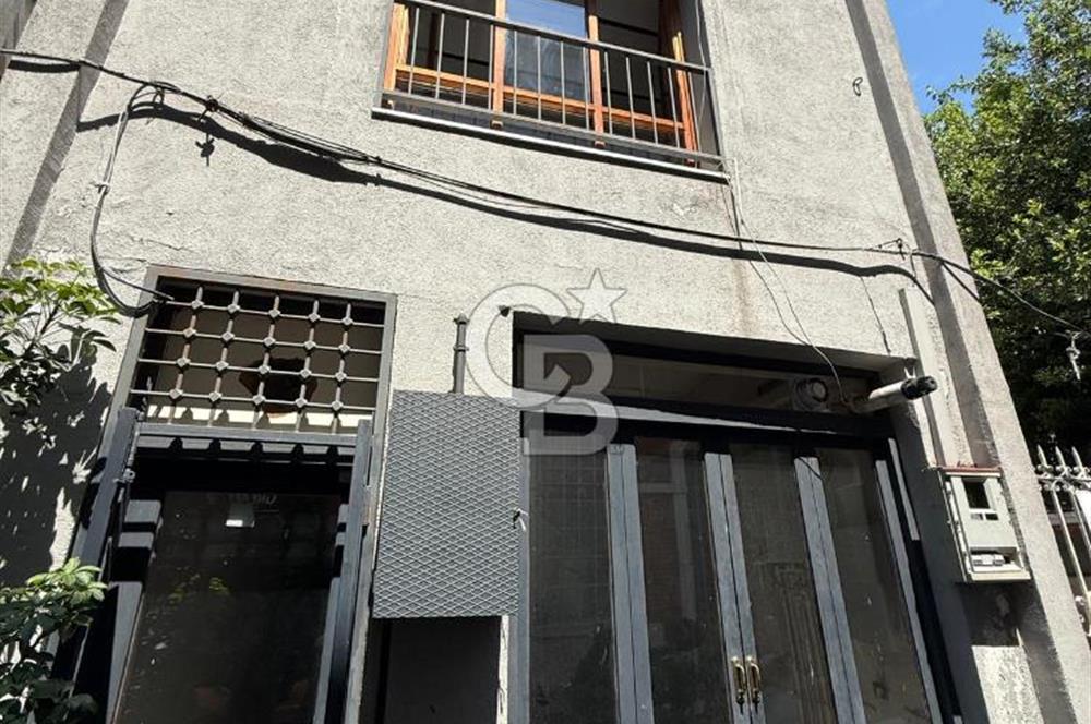 KARAKÖY'ÜN EN HAREKETLİ SOKAĞINDA KİRALIK BİNA!
