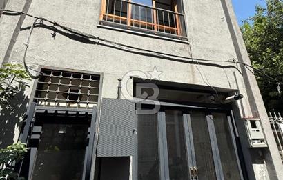 KARAKÖY'ÜN EN HAREKETLİ SOKAĞINDA KİRALIK BİNA!