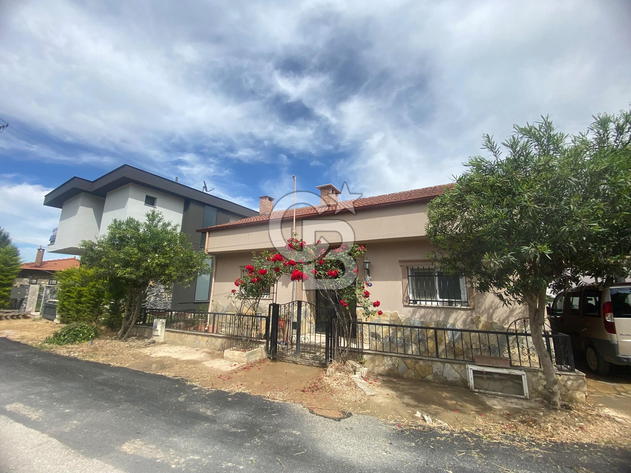 URLA ÇEŞMEALTI DENİZLİ MAHALLESİ'NDE 5+2 SATILIK  TRİPLEX VİLLA