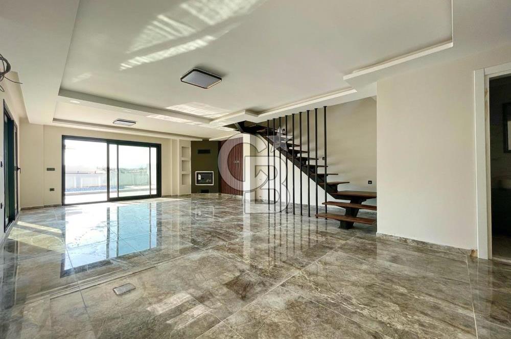 ÇEŞME DALYAN MARİNA KARŞISI 290 M2 4+1 MÜSTAKİL VİLLA