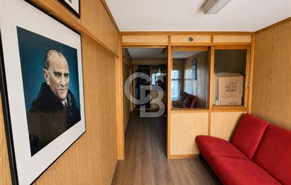 Kemeraltı 3 katlı dükkan