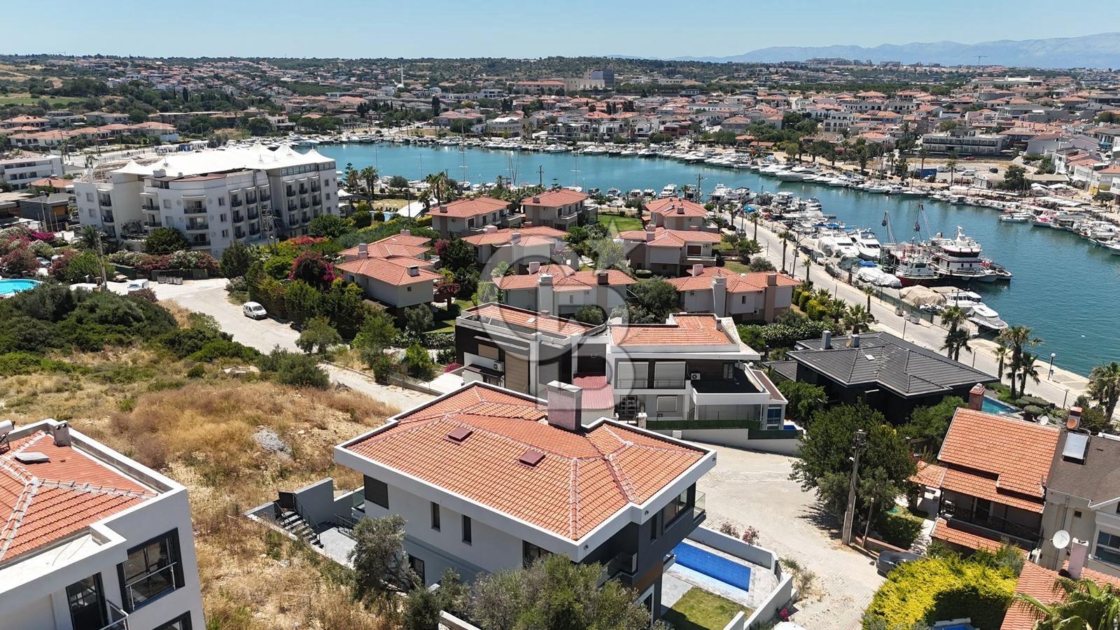 ÇEŞME DALYAN MARİNA KARŞISI 290 M2 4+1 MÜSTAKİL VİLLA