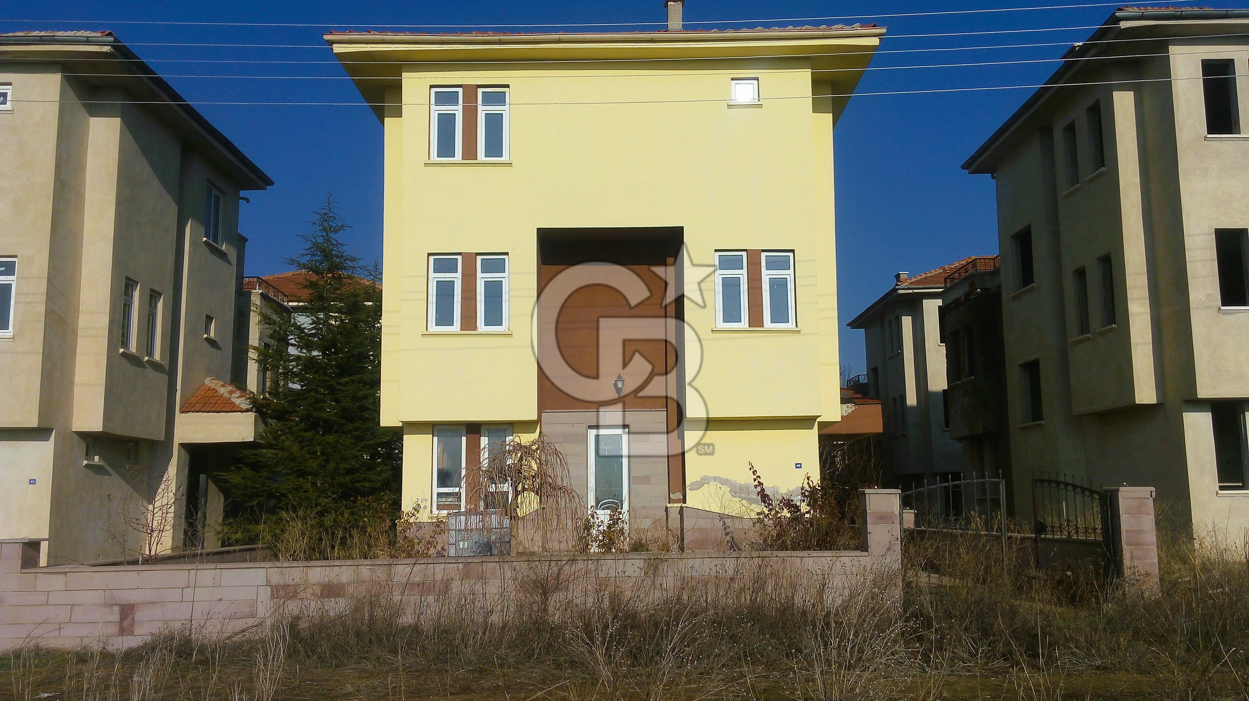 AKYURT BALIKHİSAR MESKENİMNUR SİTESİNDE 4+1 SATILIK VİLLA