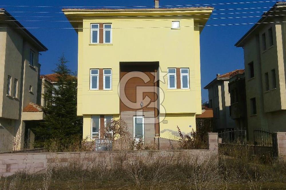 AKYURT BALIKHİSAR MESKENİMNUR SİTESİNDE 4+1 SATILIK VİLLA