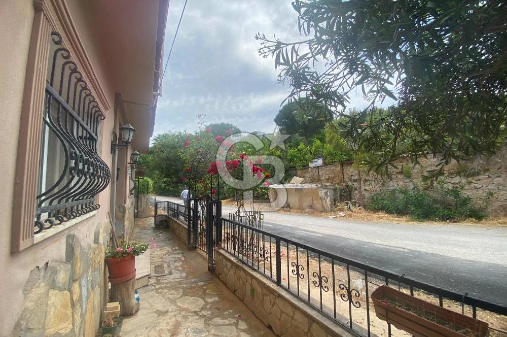 URLA ÇEŞMEALTI DENİZLİ MAHALLESİ'NDE 5+2 SATILIK  TRİPLEX VİLLA