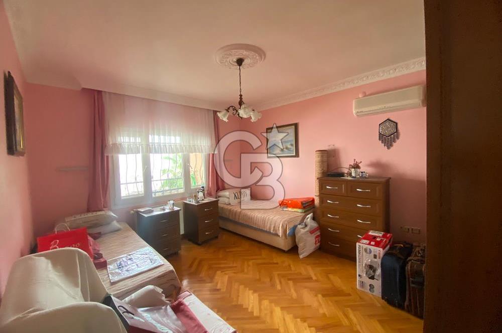 URLA ÇEŞMEALTI DENİZLİ MAHALLESİ'NDE 5+2 SATILIK  TRİPLEX VİLLA