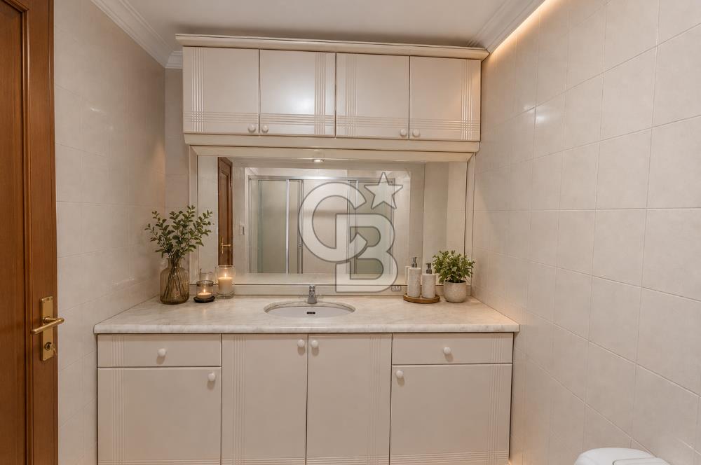 KADIKÖY SAHRAYICEDİT'TE METROYA YAKIN SATILIK 2+1 DAİRE