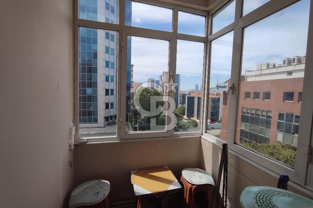 KADIKÖY SAHRAYICEDİT'TE METROYA YAKIN SATILIK 2+1 DAİRE
