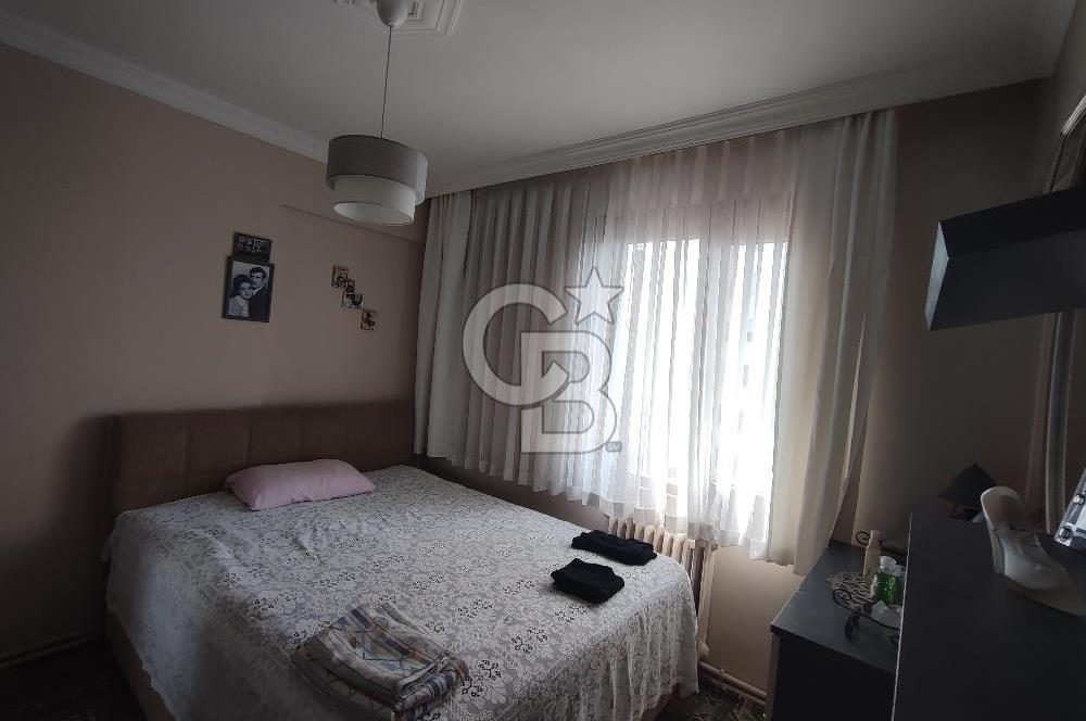 KADIKÖY SAHRAYICEDİT'TE METROYA YAKIN SATILIK 2+1 DAİRE