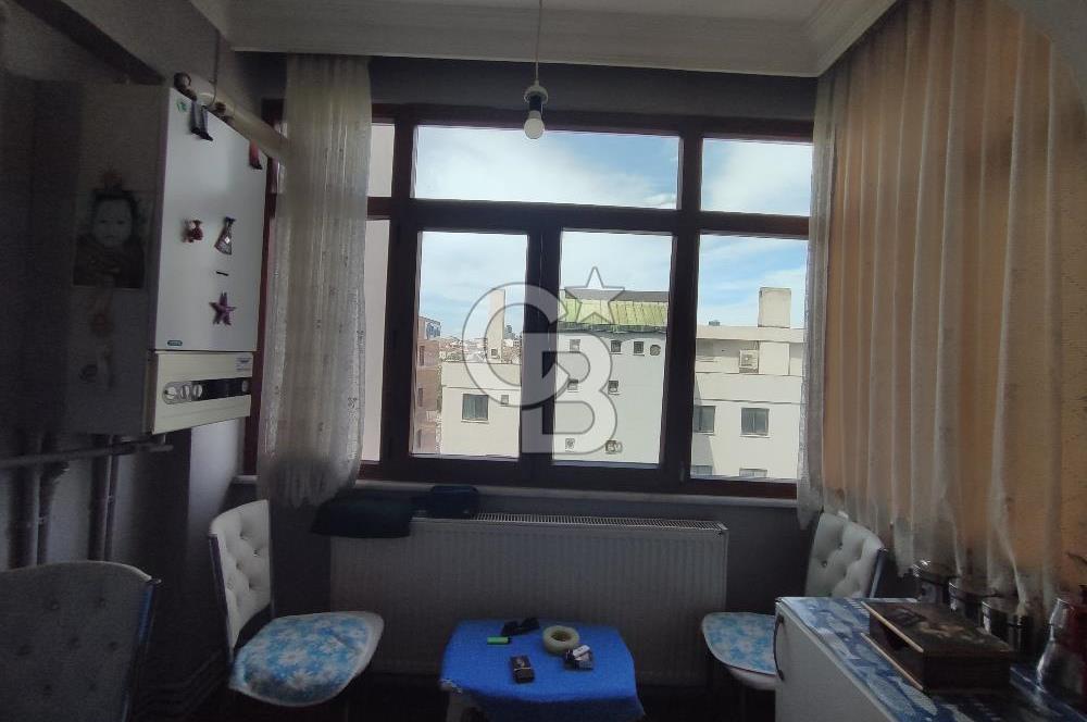 KADIKÖY SAHRAYICEDİT'TE METROYA YAKIN SATILIK 2+1 DAİRE