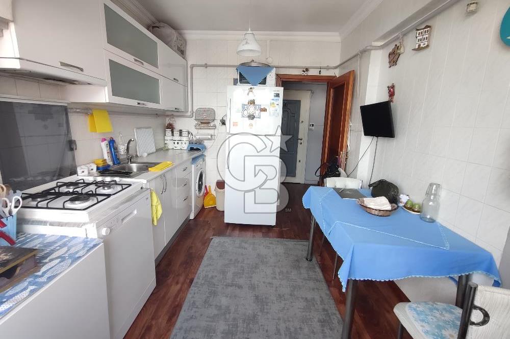 KADIKÖY SAHRAYICEDİT'TE METROYA YAKIN SATILIK 2+1 DAİRE