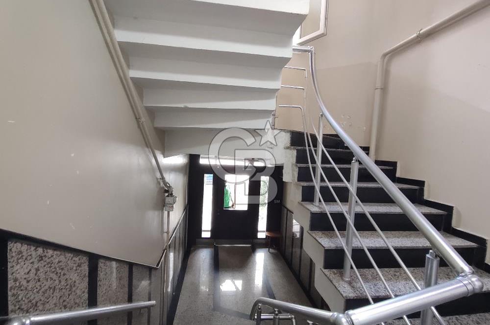 KADIKÖY SAHRAYICEDİT'TE METROYA YAKIN SATILIK 2+1 DAİRE