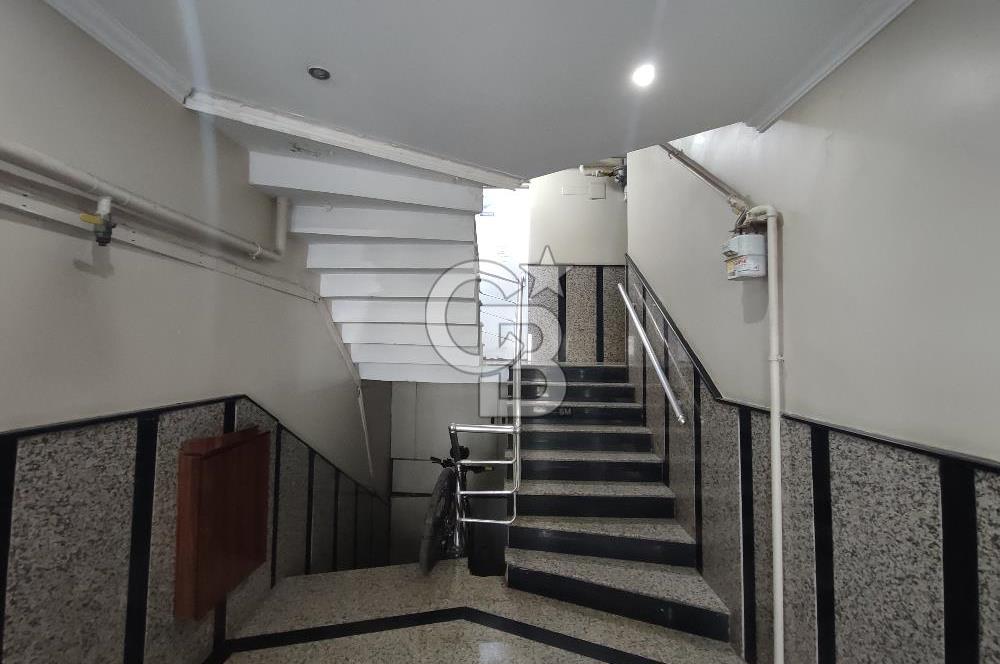 KADIKÖY SAHRAYICEDİT'TE METROYA YAKIN SATILIK 2+1 DAİRE