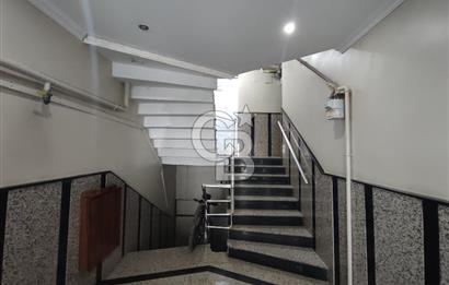 KADIKÖY SAHRAYICEDİT'TE METROYA YAKIN SATILIK 2+1 DAİRE