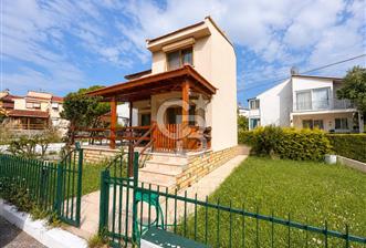 Çeşme Germiyan Site İçerisinde Eşyalı Satılık Yazlık - 11 - 352852