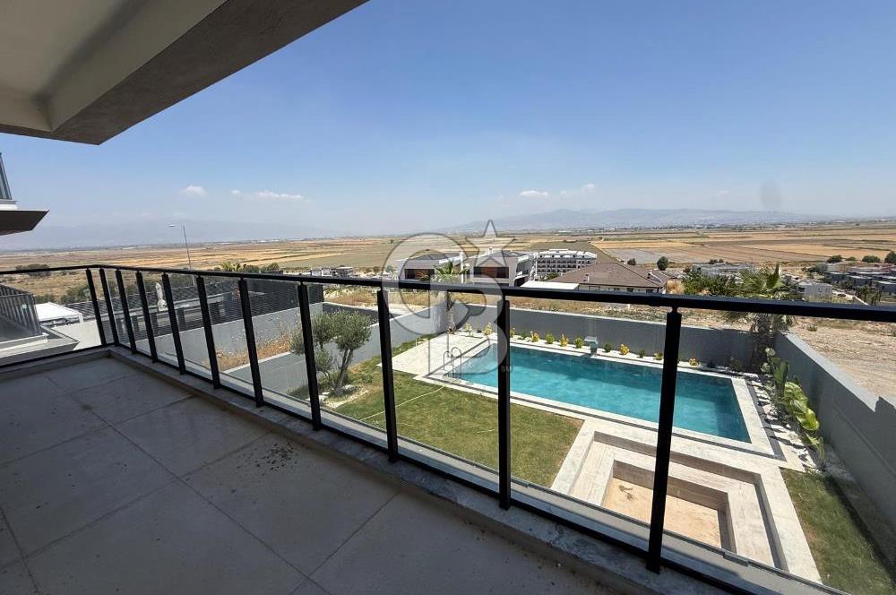 İzmir Villakent ' Te Ultra Lüks Havuzlu 4+2 Satılık Villa CB PH