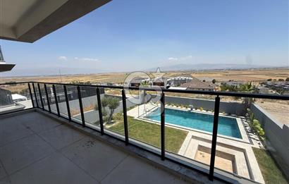 İzmir Villakent ' Te Ultra Lüks Havuzlu 4+2 Satılık Villa CB PH