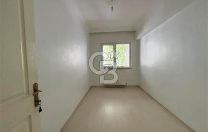 ŞEHİTLER CAD. PARELELİ CEPHELERİ AÇIK MASRAFSIZ 3+1