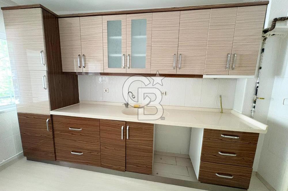 ŞEHİTLER CAD. PARELELİ CEPHELERİ AÇIK MASRAFSIZ 3+1