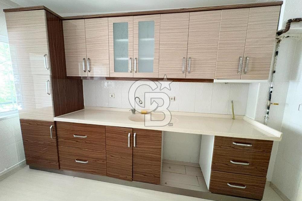 ŞEHİTLER CAD. PARELELİ CEPHELERİ AÇIK MASRAFSIZ 3+1