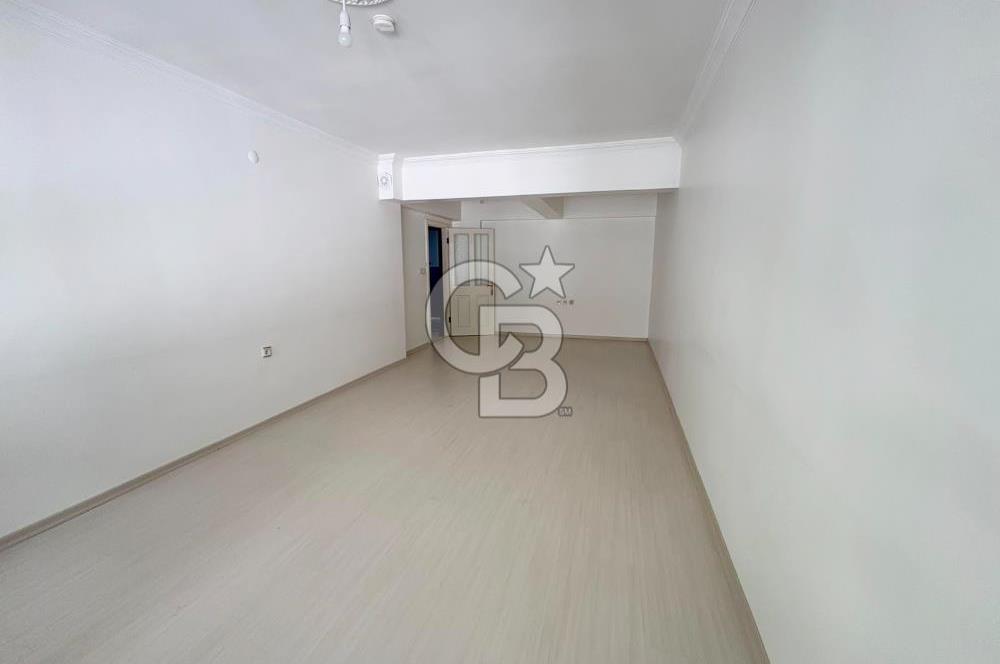 ŞEHİTLER CAD. PARELELİ CEPHELERİ AÇIK MASRAFSIZ 3+1