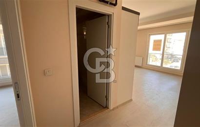 MENEMEN SEYREK MERKEZDE GENİŞ KİRALIK 1+1 DAİRE