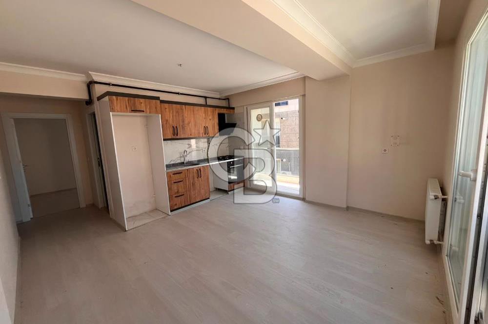 MENEMEN SEYREK MERKEZDE GENİŞ KİRALIK 1+1 DAİRE