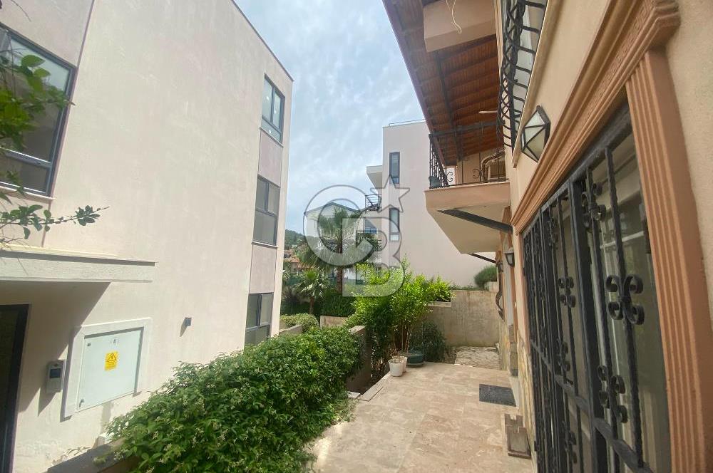 URLA ÇEŞMEALTI DENİZLİ MAHALLESİ'NDE 5+2 SATILIK  TRİPLEX VİLLA